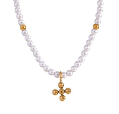 collier croix perles